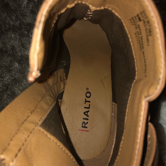 Brown suede booties - Picture 6 of 6